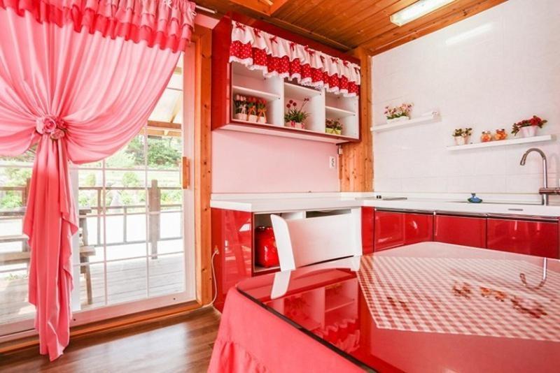 Hoengseong Pine Bell Pension Екстер'єр фото